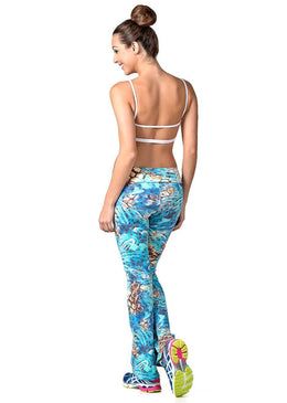 Calça Bailarina Fitness Estampado, modelando o corpo feminino para correr, caminhar, malhar na Academia, no Crossfit, Funcional, nas aulas de Pilates, Ioga, aulas de Zumba... 