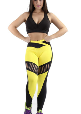 Calça  com detalhe super diferente, trazendo modernidade ao look.Confeccionado em suplex tecido anatômico, com o cós no formato V   ajusta-se no corpo fazendo você... 