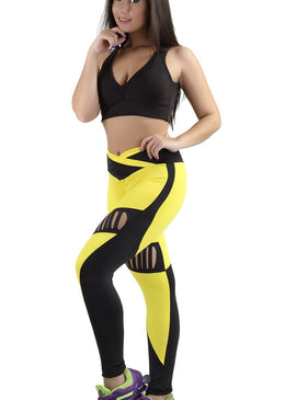 Calça  com detalhe super diferente, trazendo modernidade ao look.Confeccionado em suplex tecido anatômico, com o cós no formato V   ajusta-se no corpo fazendo você... 