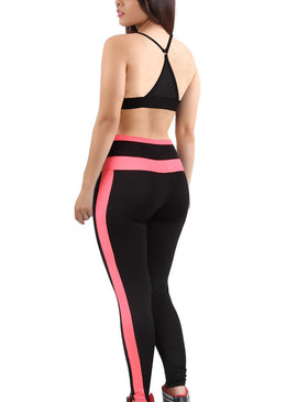 Calça confeccionada em suplex liso. Com duas cores de suplex e recorte no cós e na lateral, diferente confortável.Composição: 92% Poliéster 8% Elastano 