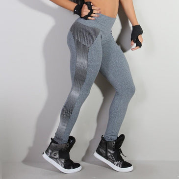 Calça para academia em poliamida com recortes em tecido da mesma cor com material emborrachado antiderrapante.  Marca: Carioca Fit  Composição: 90% Poliamida e 10% Elastano... 