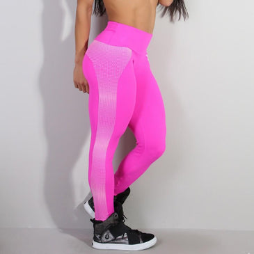 Calça fitness em poliamida lisa com recortes em poliamida com aplicação de material emborrachado antiderrapante Marca: Carioca Fit Composição: 90% Poliamida e 10% Elastano 