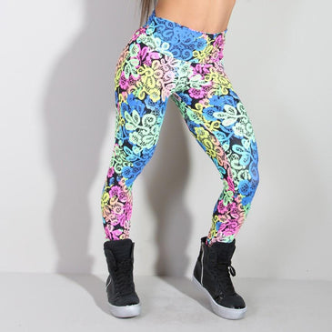 Calça fitness em poliamida light CO2 Santa Constância estampadaMarca: Carioca Fit Composição: 90% Poliamida e 10% Elastano 