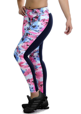 Calça Fitness Fuso Costa Lisa E Frente Estampada, modelando o corpo feminino para correr, caminhar, malhar na Academia, no Crossfit, Funcional, nas aulas de Pilates,... 