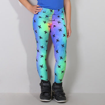 Calça fitness infantil fabricada com poliamida Santa Constância estampadaMarca: Carioca FitComposição: 90% Poliamida e 10% Elastano 