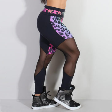 Calça fitness fusô em poliamida estampada Santa Constância e com tule nas pernas. Marca: Carioca FitComposição: 90% Poliamida e 10% Elastano 