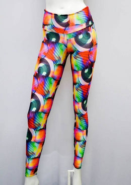 Calça com o cós alto e um corte que faz toda diferença no corpo foi desenvolvida para dar maior conforto nas atividades físicas. Fabricada com... 