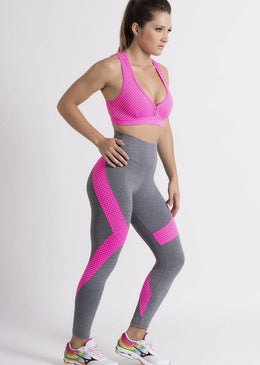 Calça fusô fabricada em tecido poliamida com UV Protection 50+.  Com recortes em tecido com efeito 3D valorizando ainda mas o seu look. O conforto... 