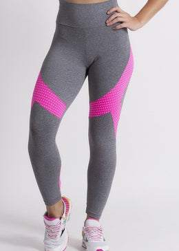Calça fusô fabricada em tecido poliamida com UV Protection 50+.  Com recortes em tecido com efeito 3D valorizando ainda mas o seu look. O conforto... 