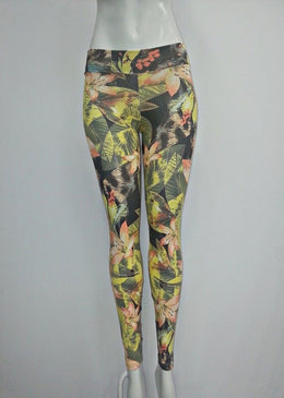 Calça Fusô com cós de vira, fabricada com tecido poliamida estampado Proporciona ótima sustentação com elasticidade equilibrada.