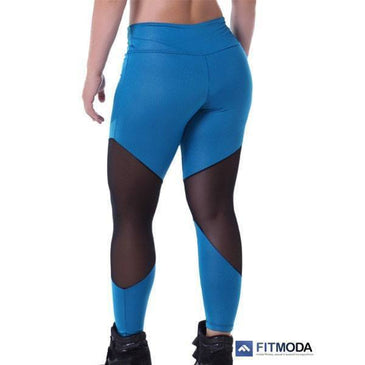 Calça Fusô fabricada em Cirrê com detalhe de Tule nas pernas. Cós de altura média.  Muito mais beleza e conforto no seu dia a dia.Marca:... 