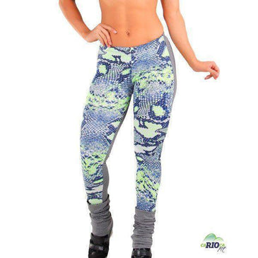Calça Fusô em Poliamida light acetinada estampada com elástico na cintura. Pernas com costura nas laterais. Muito mais beleza e conforto no seu dia a... 