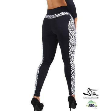 Calça fusô em suplex de poliamida Light Santa Constância com cintura de altura média. Recorte em Suplex de Poliamida preto nas laterais. Muito mais beleza... 