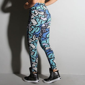 Fusô fitness estampada com cintura franzida nas laterais e cós com altura média todo confeccionado em tecido duplo.Marca: CariocaFit 