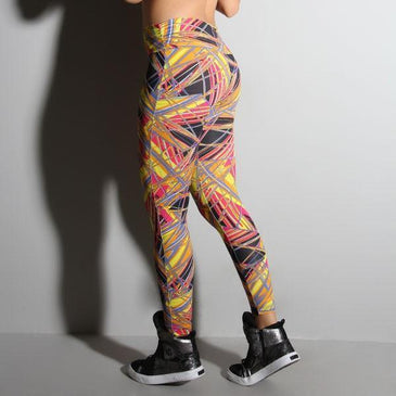 Fusô fitness estampada com cintura franzida nas laterais e cós com altura média todo confeccionado em tecido duplo.Marca: CariocaFit 