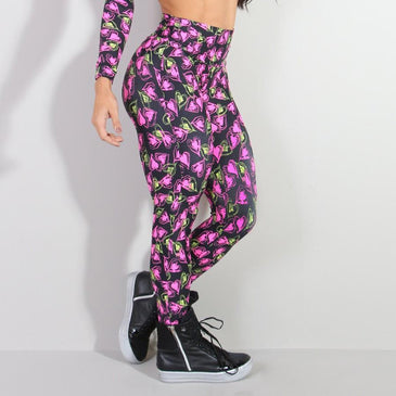  
Fusô fitness em poliamida estampada Santa Constância com cintura franzida nas laterais
Marca: Carioca fit
Composição: 90% Poliamida e 10% Elastano
 