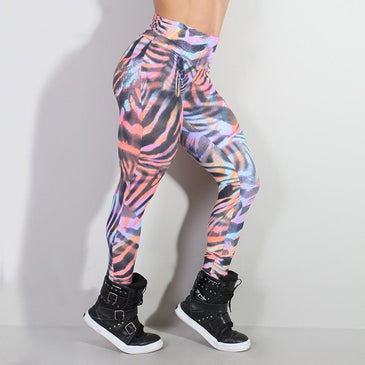   Fusô fitness em poliamida estampada Santa Constância com cintura franzida nas laterais.                        ... 