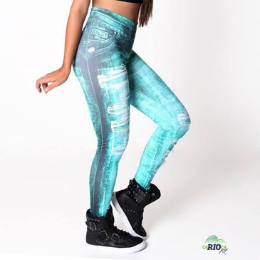 Calça  Fusô jeans. Confeccionada em tecido de poliéster de qualidade. Fabricante: Carioca FitComposição: 90% Poliéster 10% Elastano 