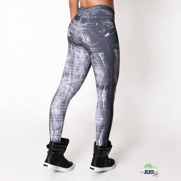 Calça Fusô jeans. Confeccionada em tecido de poliéster de qualidade.Fabricante: Carioca FitComposição: 90% Poliéster 10% Elastano 