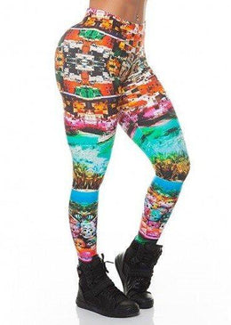 Calça fusô, fabricada com o Fabricado em poliamida de alta qualidade, com estampa digital e localizada;cós com elástico embutido, foi desenvolvida com estampas lindas e... 