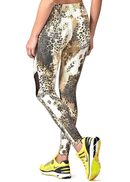 Calça Fuso Fitness Xadrez Verde com Tule Estampado, modelando o corpo feminino para correr, caminhar, malhar na Academia, no Crossfit, Funcional, nas aulas de Pilates,... 