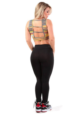 Calça Fuso Fitness Emy Suplex Liso modelando o corpo feminino para correr caminhar malhar na Academia no Crossfit Funcional nas aulas de Pilates Ioga aulas... 