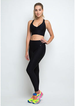 Calça fusô fabricada com tecido Authentic®, a proposta desse tecido é oferecer conforto. Ele proporciona ótima sustentação com elasticidade equilibrada. A alta capilaridade do fio... 