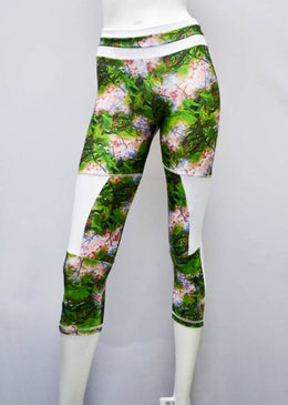 Legging com detalhes no tecido Jump, dando um toque diferenciado em cada peça. O tecido possui um acabamento com calandra, destinado a dar um aspecto... 
