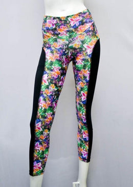 Legging com recorte lateral e acabamento em Authentic®. Compõe looks incríveis, podendo ser usada tanto na academia quanto em atividade ao ar livre.fabricada com tecido... 