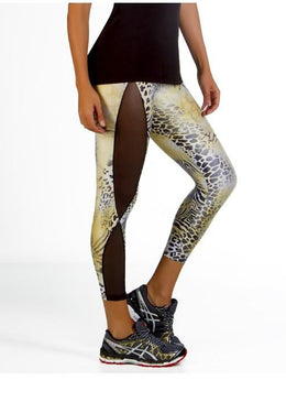 Calça legging com recorte lateral e acabamento em Tule. Compõe looks incríveis, podendo ser usada tanto na academia quanto em atividade ao ar livre.O tecido... 