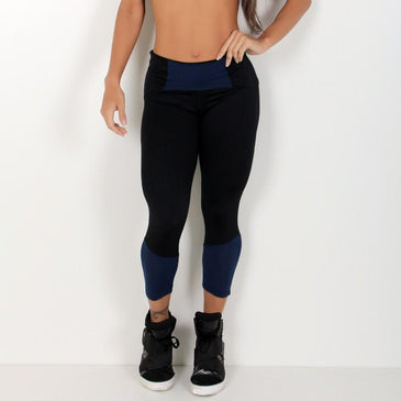 Calça legging confeccionada em poliéster liso e com detalhes em tela,Marca: Carioca FitComposição: 90% Poliéster e 10% Elastano 