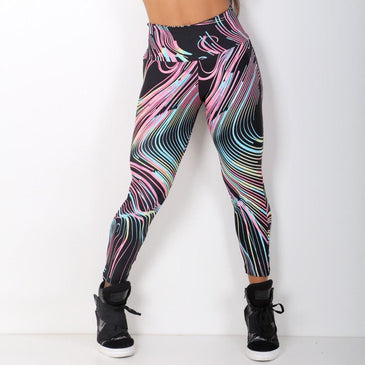 Calça fitnees legging confeccionada em suplex estampado de poliéster. Marca: Carioca Fit Composição: 90% Poliéster e 10% Elastano 