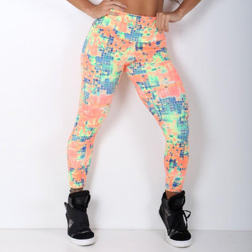 Calça fitnees legging confeccionada em suplex estampado de poliéster. Marca: Carioca Fit Composição: 90% Poliéster e 10% Elastano 
