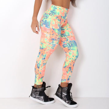 Calça fitnees legging confeccionada em suplex estampado de poliéster. Marca: Carioca Fit Composição: 90% Poliéster e 10% Elastano 