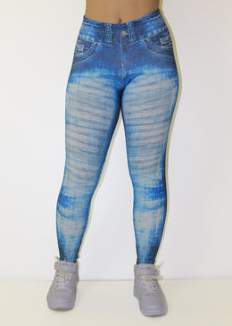   Legging Fitness Fake Jeans Sue Power. Produto assinado e licenciado por nossa musa fitness Sue Lasmar. Fabricada em micropoliester de alta qualidade, com toque super macio. Produto... 