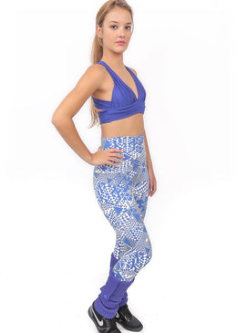 Essa calça não pode faltar no seu armário. Com o cós alto traz a você conforto, segurança e sensação de cintura fina. Confeccionada em suplex... 