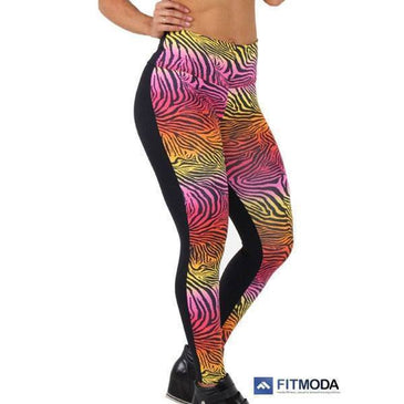 Fusô fabricada em poliamida light estampada com costa em Suplex preto e cós de altura média. Compõe um look moderno e casual. Muito mais beleza... 