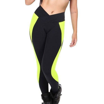 Fusô em suplex Santa Constância com recorte em tela. Possui cós transpassadoque ajuda a modelar o abdômen.  Marca: Carioca FitComposição: 90% Poliamida e 10% Elastano 