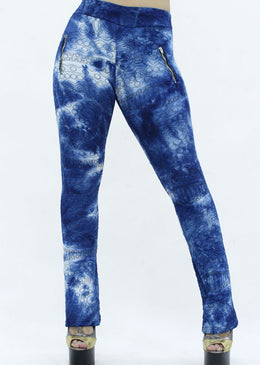 Descrição : Calça Flare Feminina Coleção La Bout de Tecido Jacquard em Poliéster , com detalhe de Zíper falso na parte da frente e bolso na parte... 