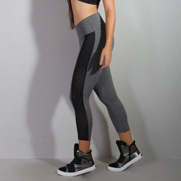 Calça Legging em tecido super macio e elástico. Marca: CariocaFit 