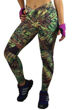 Descrição: Calça Legging light com Cós transpassado confeccionada  em tecido cuja combinação é de Finas Fibras de Poliamida com Elastano, mas com estrutura leve, permite ao... 