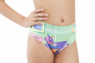 CALÇOLINHA INFANTIL POSSUI VÁRIAS ESTAMPAS, DE VÁRIOS DESENHOS ANIMADOS, OS BAIXINHOS VÃO ADORAR. 