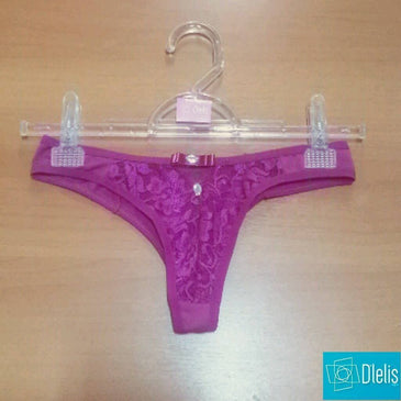 Kit composto por 5 tangas Livia em microfibra e renda.Tamanho Unico Cores variadascom lindas cores, com uma linda pedrinha na frente com um desaine que acrescenta no corpo... 