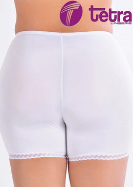 Bermuda de Romantic com Viés de Renda 378 Detalhes do Produto Bermuda de romantic lisa com viés de renda nas pernas, viés liso no cós... 