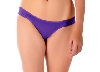 Tanga sexy em microfibra Modelo fio dental com as laterais medianas.COMPOSIÇÃO: 90% Poliamida 10% Elastano 