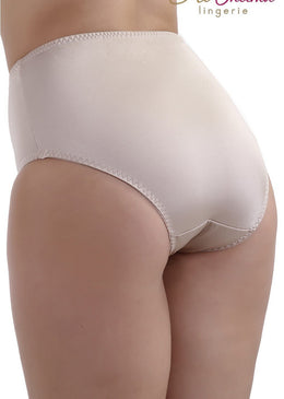 Calçola de lycra lisa, cintura alta, lateral larga, elástico cintura e perna com laço frontal. Composição: 83% poliamida 17% elastano forro 100% algodão. 