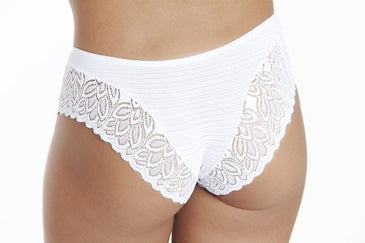 ESSE MODELO É CONFECCIONADA COM UM TECIDO CONFORTÁVEL PARA O SEU DIA-A-DIA, COM ACABAMENTO EM RENDA, LAÇO DE CETIM QUE DA UM CHARME NA PEÇA. 