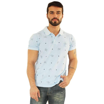 Camisa polo básica masculina, lisa, confeccionada em piquet, gola retilínea, fechamento por dois botões próximos a gola, um bolso na altura do peito, comprimento médio,... 