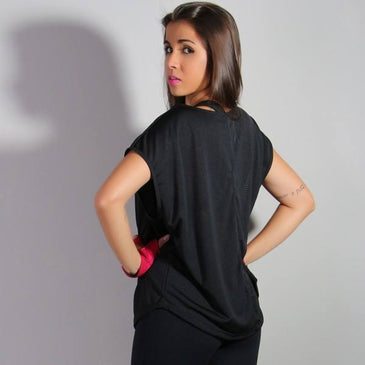 Bata fitness feminina confeccionada em tecido Dry Fit.  Marca: CariocaFitmoda 