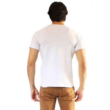 Camiseta estampada gola V. Malha fria 96%vicose 4%elastano 